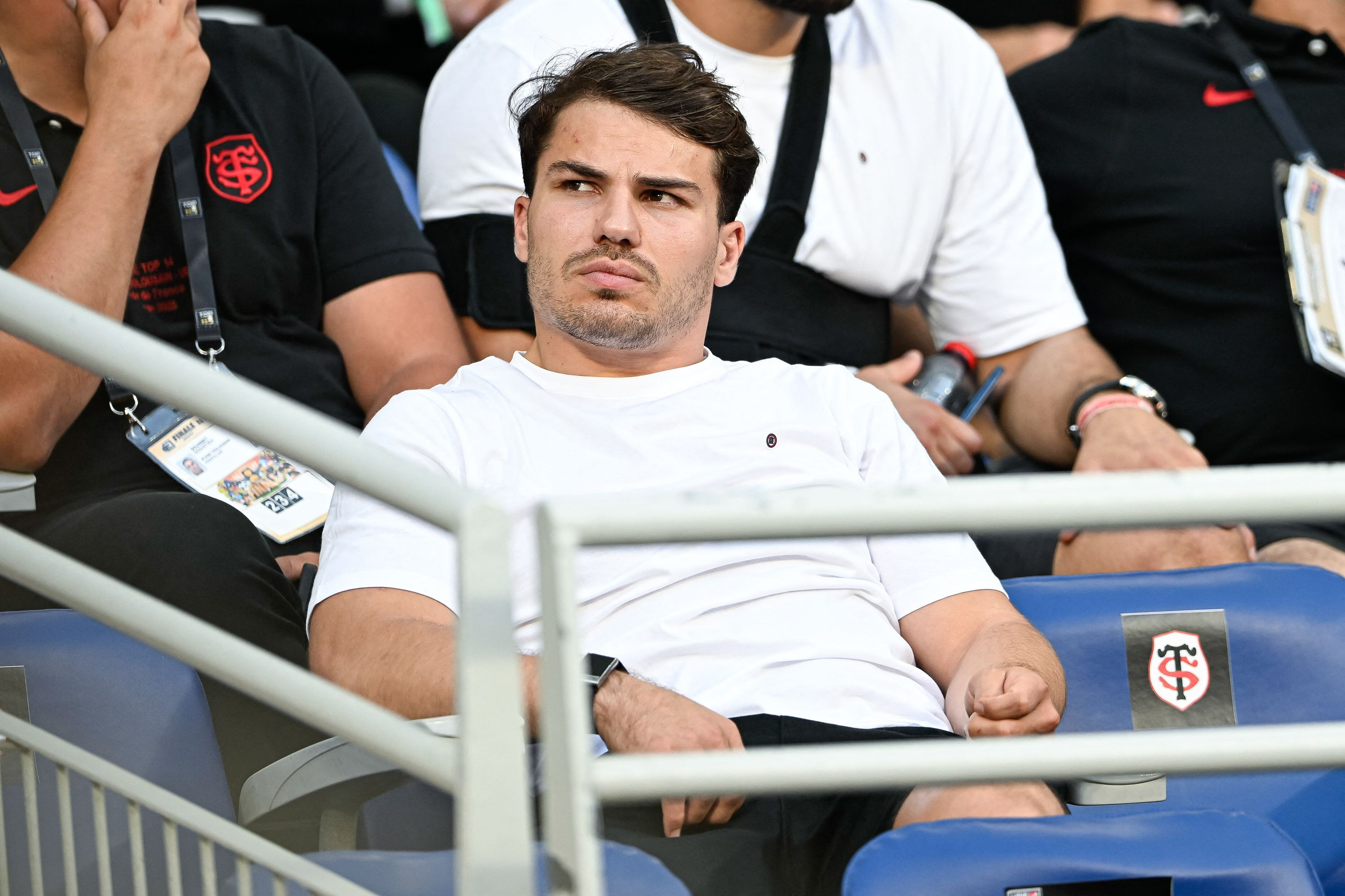 Antoine Dupont : Craquage en direct, il relance la polémique à l'étranger !  - Le10sport.com