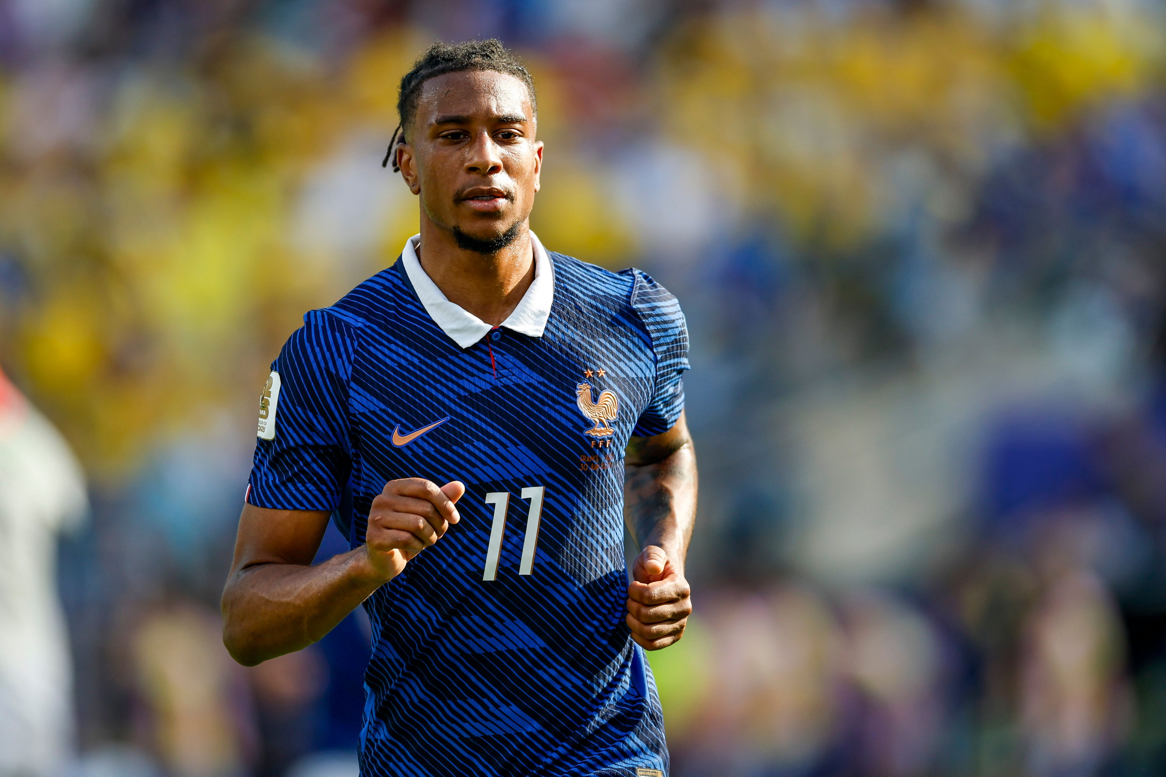 Michael Olise : «Il a vraiment bien aimé», cet ancien joueur du PSG l'a emmené à Paris !